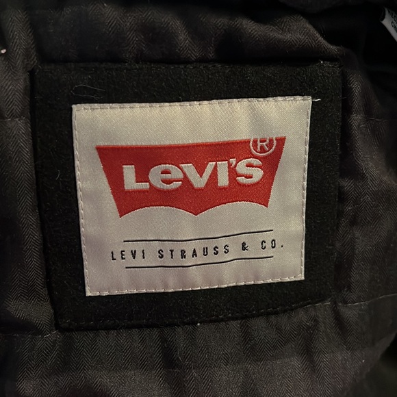 Levis 🤩 - Picture 6 of 6